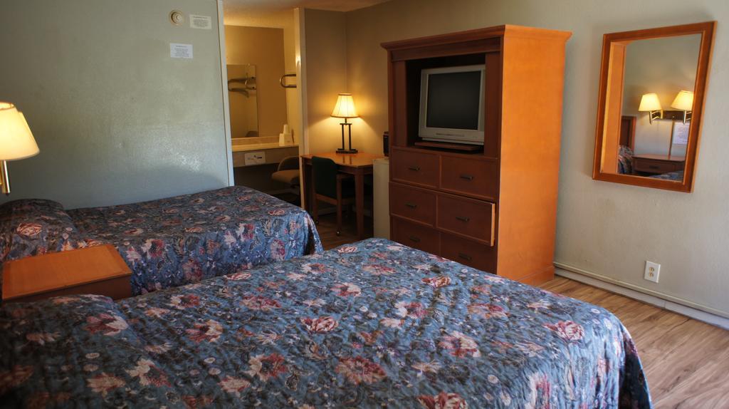 Executive Inn & Suites 橙县 外观 照片