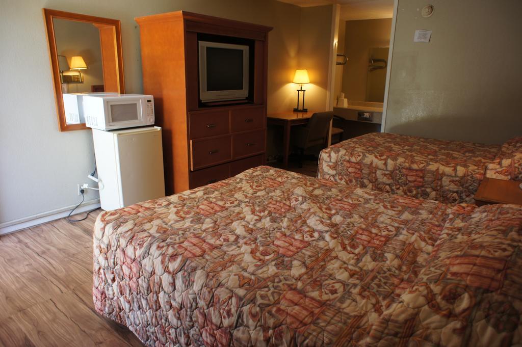 Executive Inn & Suites 橙县 外观 照片