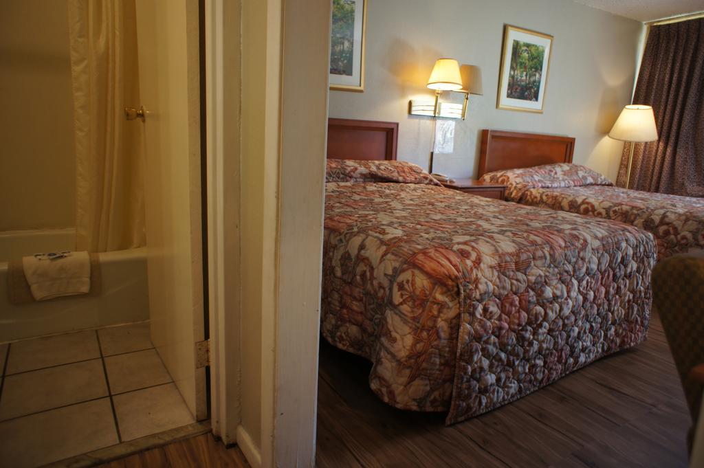 Executive Inn & Suites 橙县 外观 照片