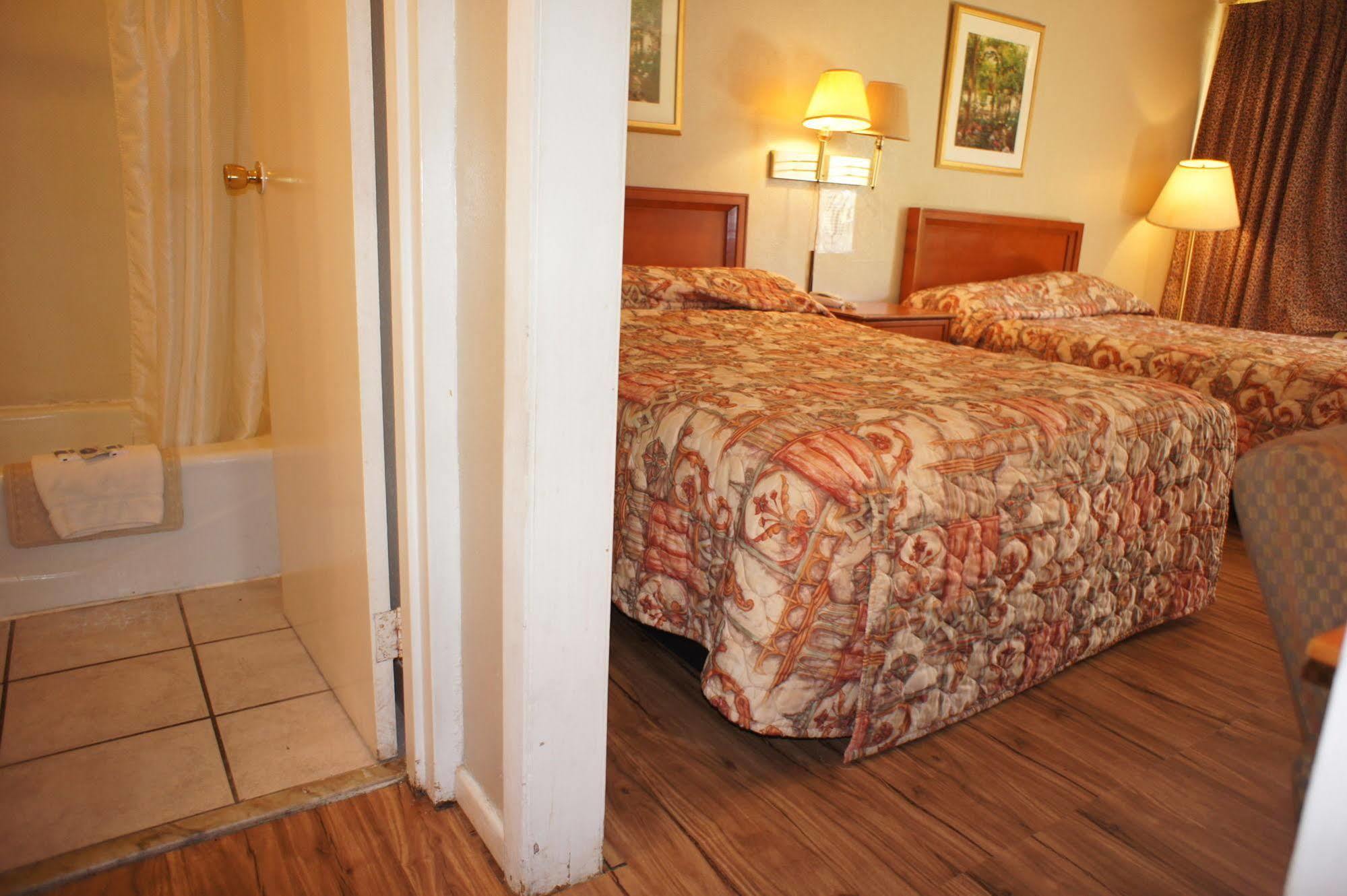 Executive Inn & Suites 橙县 外观 照片