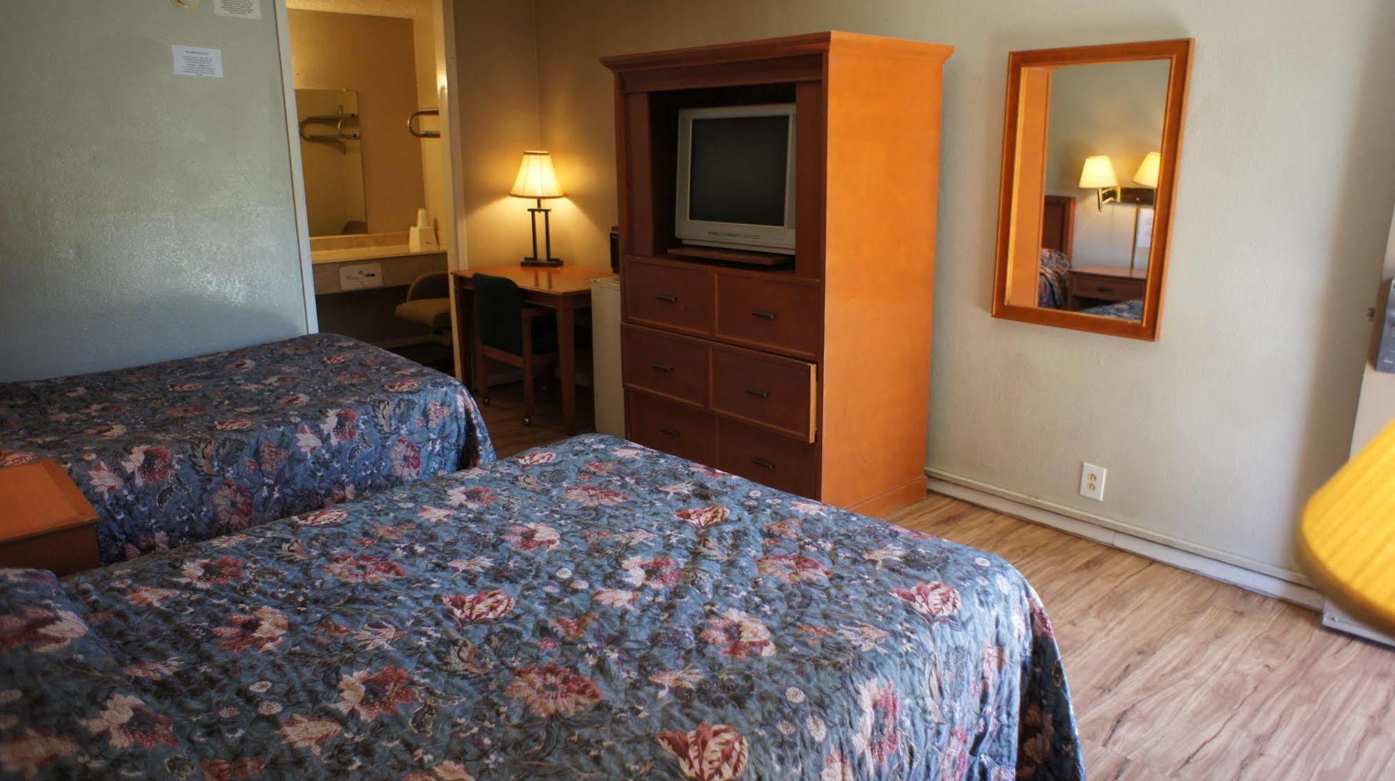 Executive Inn & Suites 橙县 外观 照片